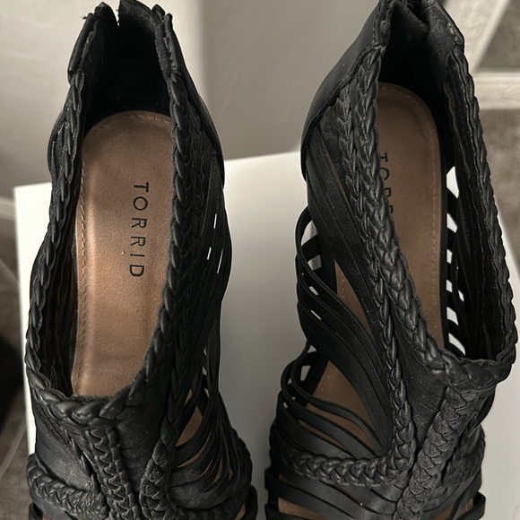 Women’s Torrid Black Strappy Wedge - Picture 3 of 4